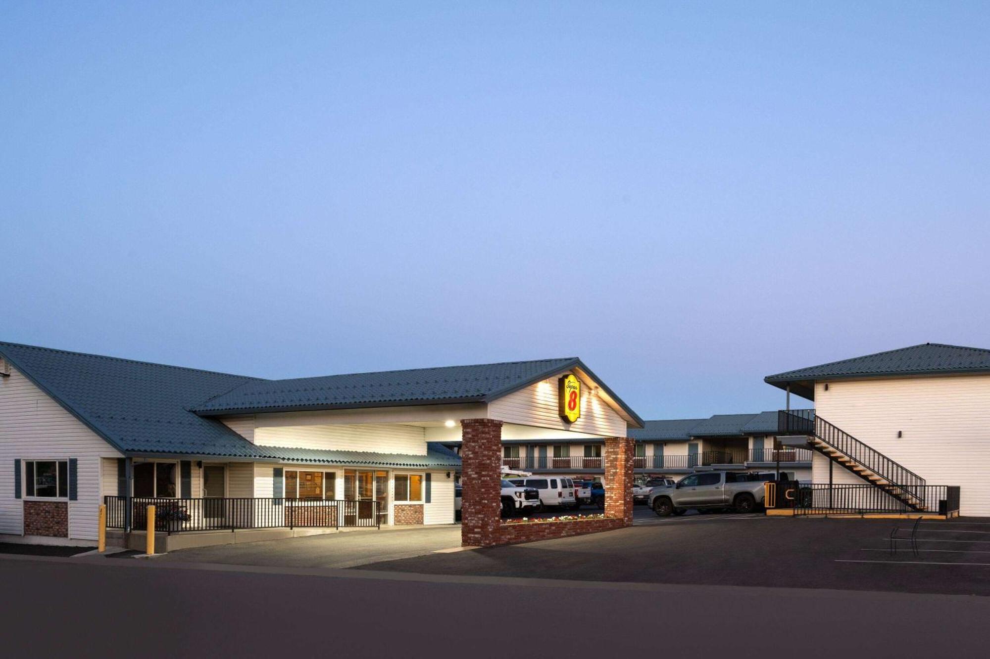 Super 8 By Wyndham Susanville Exterior photo