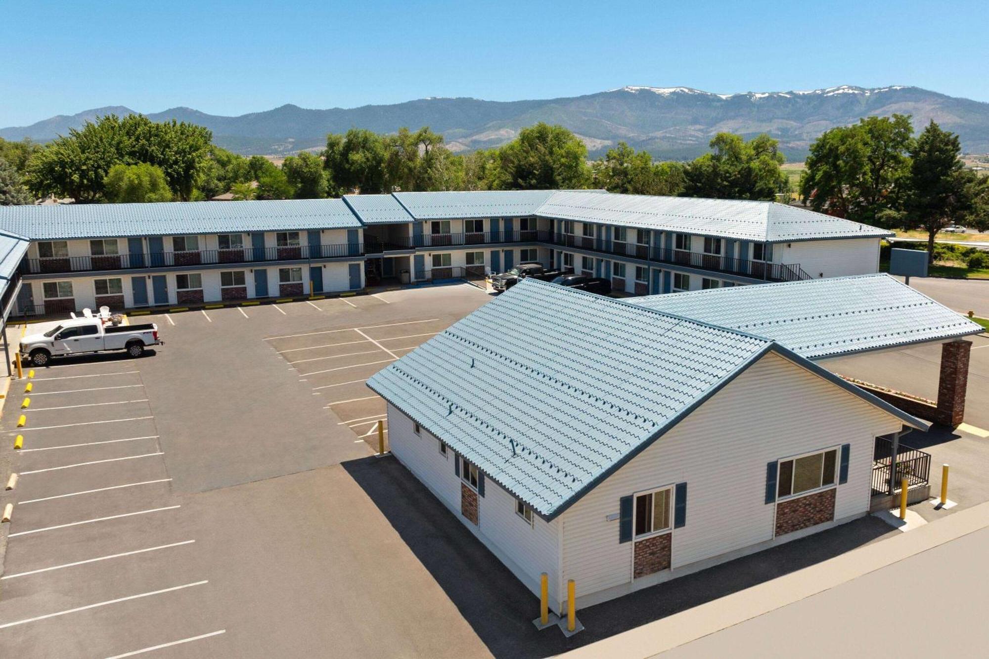 Super 8 By Wyndham Susanville Exterior photo